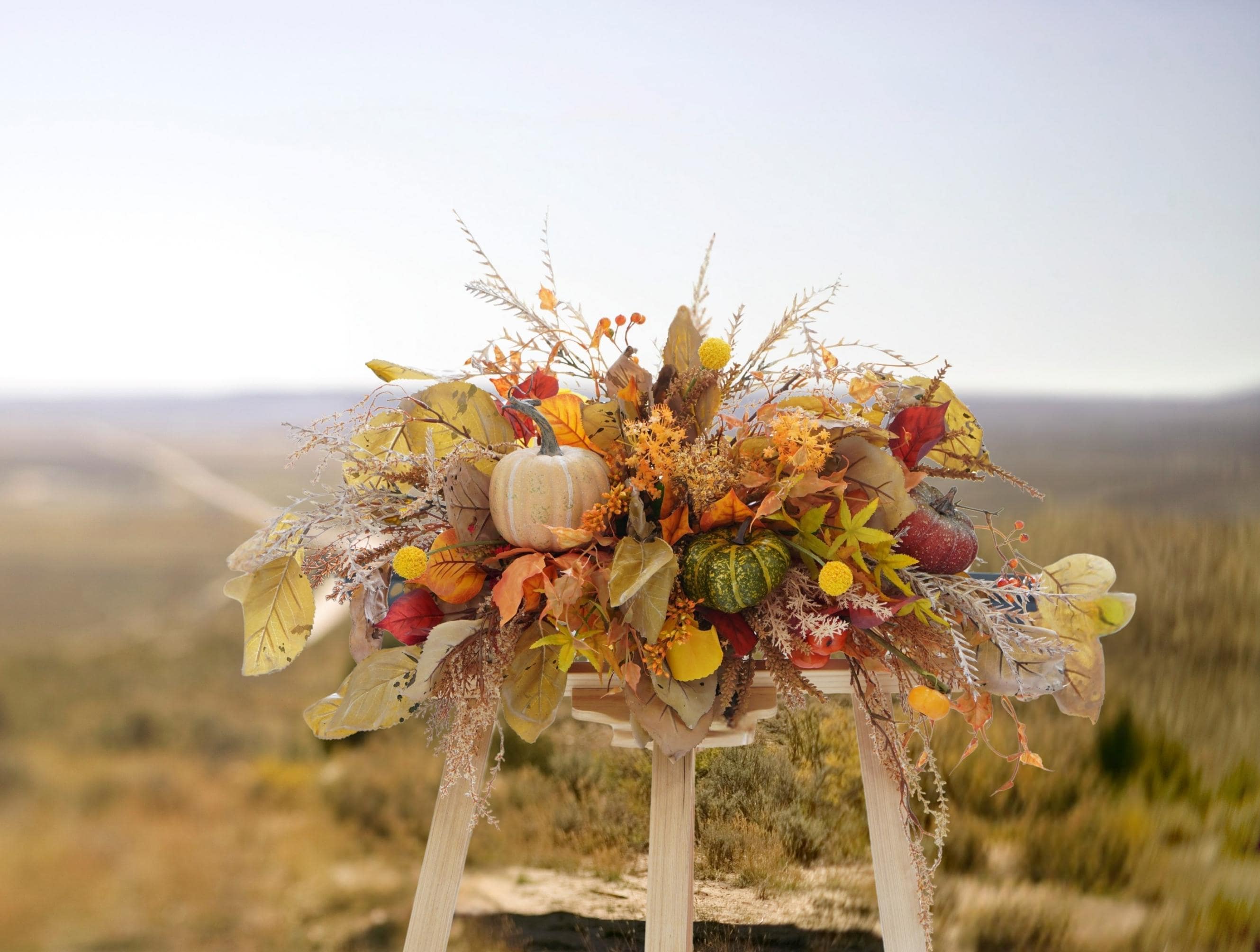 Autumn Harvest Pumpkin Centerpiece – Faux Fall Floral Table Garland with Gourds, Leaves & Rustic Accents