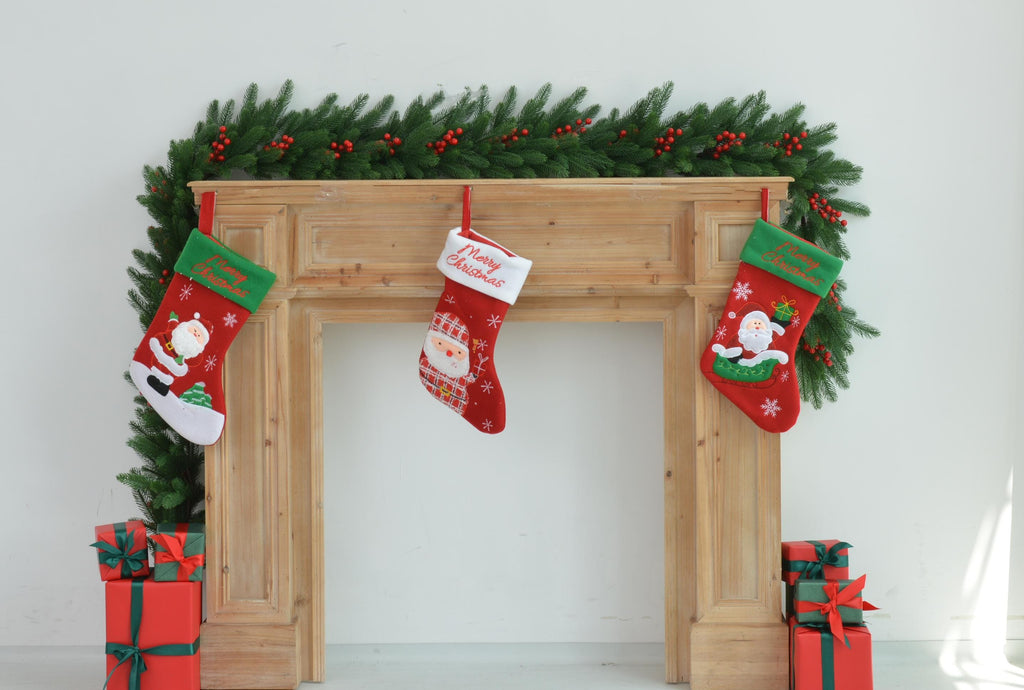 9FT Christmas Fireplace Garland with Greenery and Berries, Holiday Mantel Decor